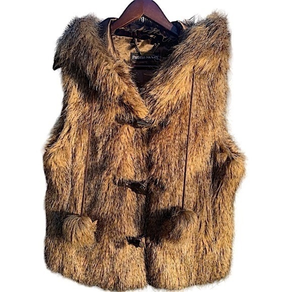 NEW Pamela McCoy Couture Brown Faux Fur Vest Size Large w/ Hood Toggle Closure - Picture 1 of 13